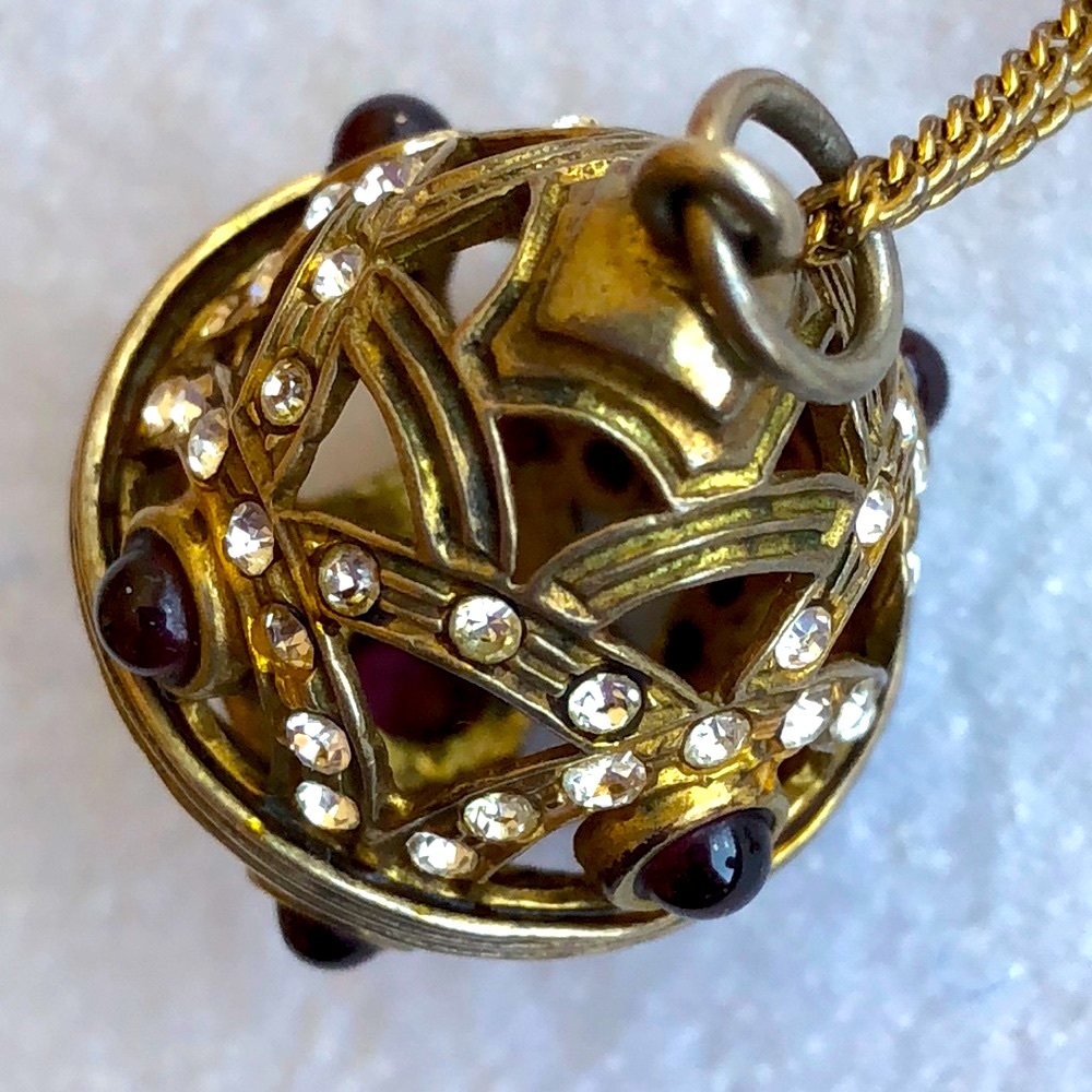Vintage Garnet cz rhinestone egg pendant necklace - Picture 6 of 6